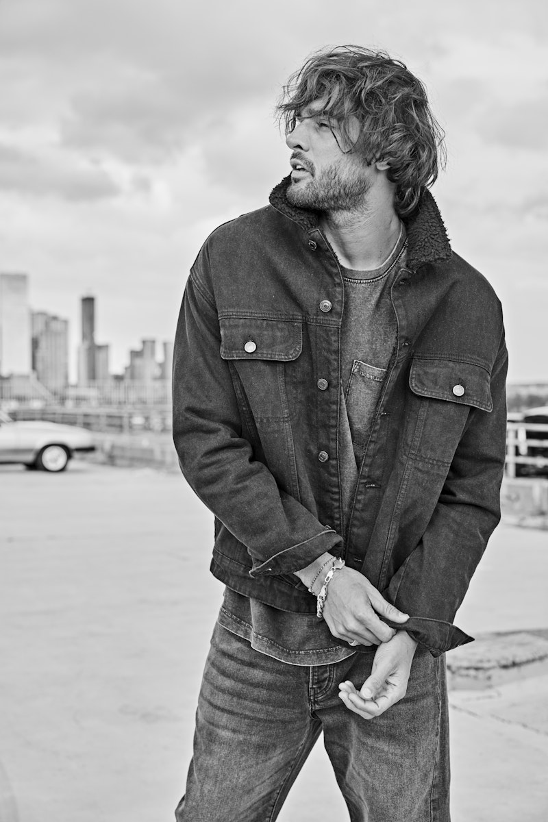 ONLY&SONS_fall_winter_2024_medium_290624_04_DENIM_CROSSOVER_15317559_15333861_15325561_15316259_15327953_15329870_22026726_22030971_22027850_6551_BW_v1
