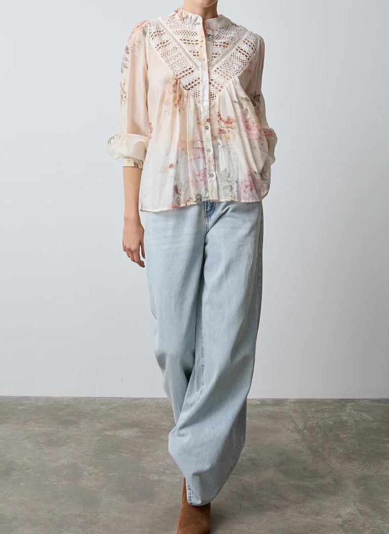 BSB_055_216018_15 Φλοράλ Πουκάμισο Με Διάτρητες Λεπτομέρειες - Image 1